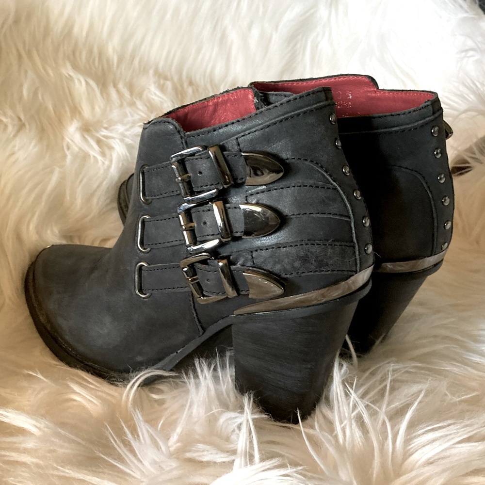 Vintage by Jeffrey Campbell black leather heeled buckle booties 9.5